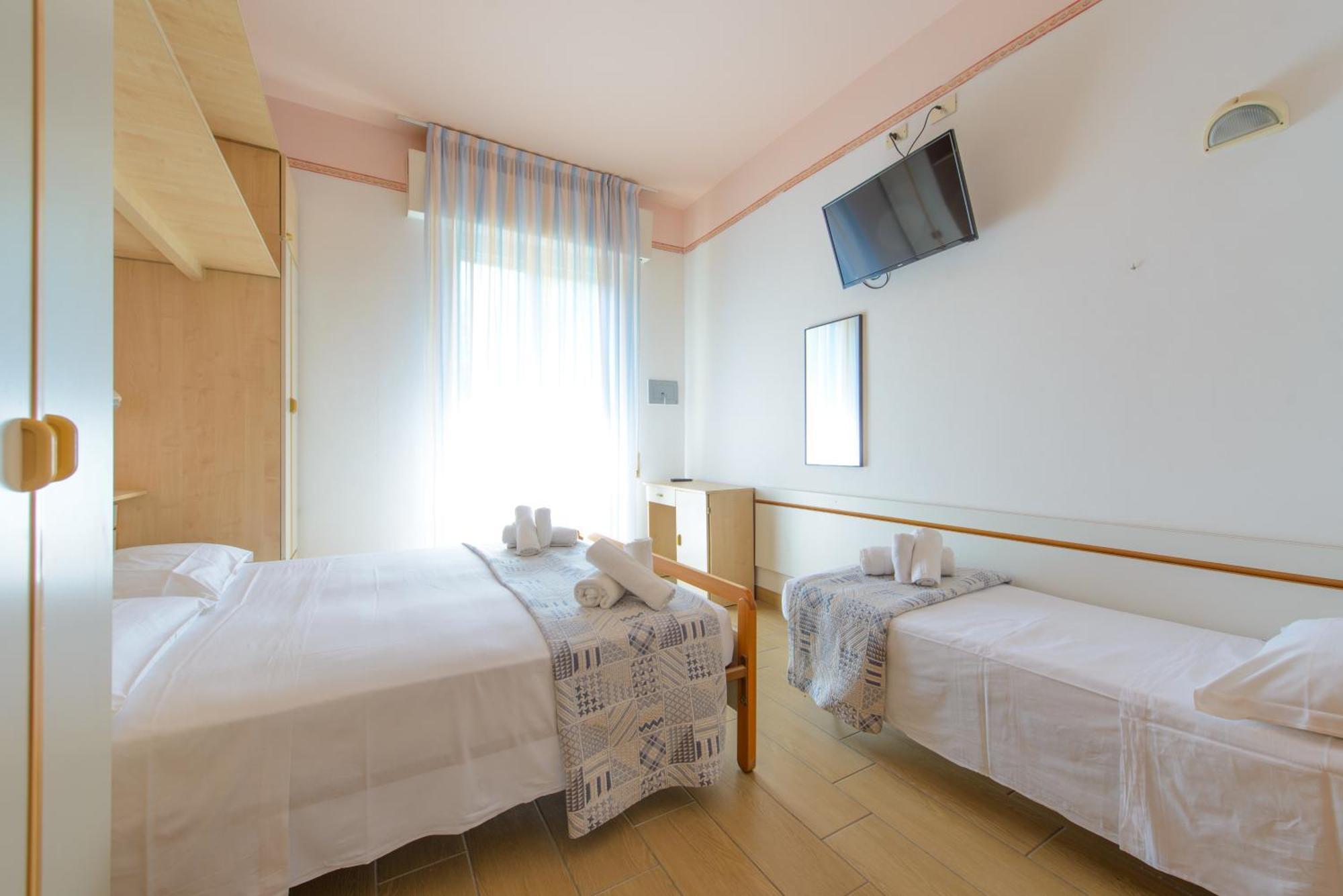 Hotel Colorado Rimini Exteriör bild