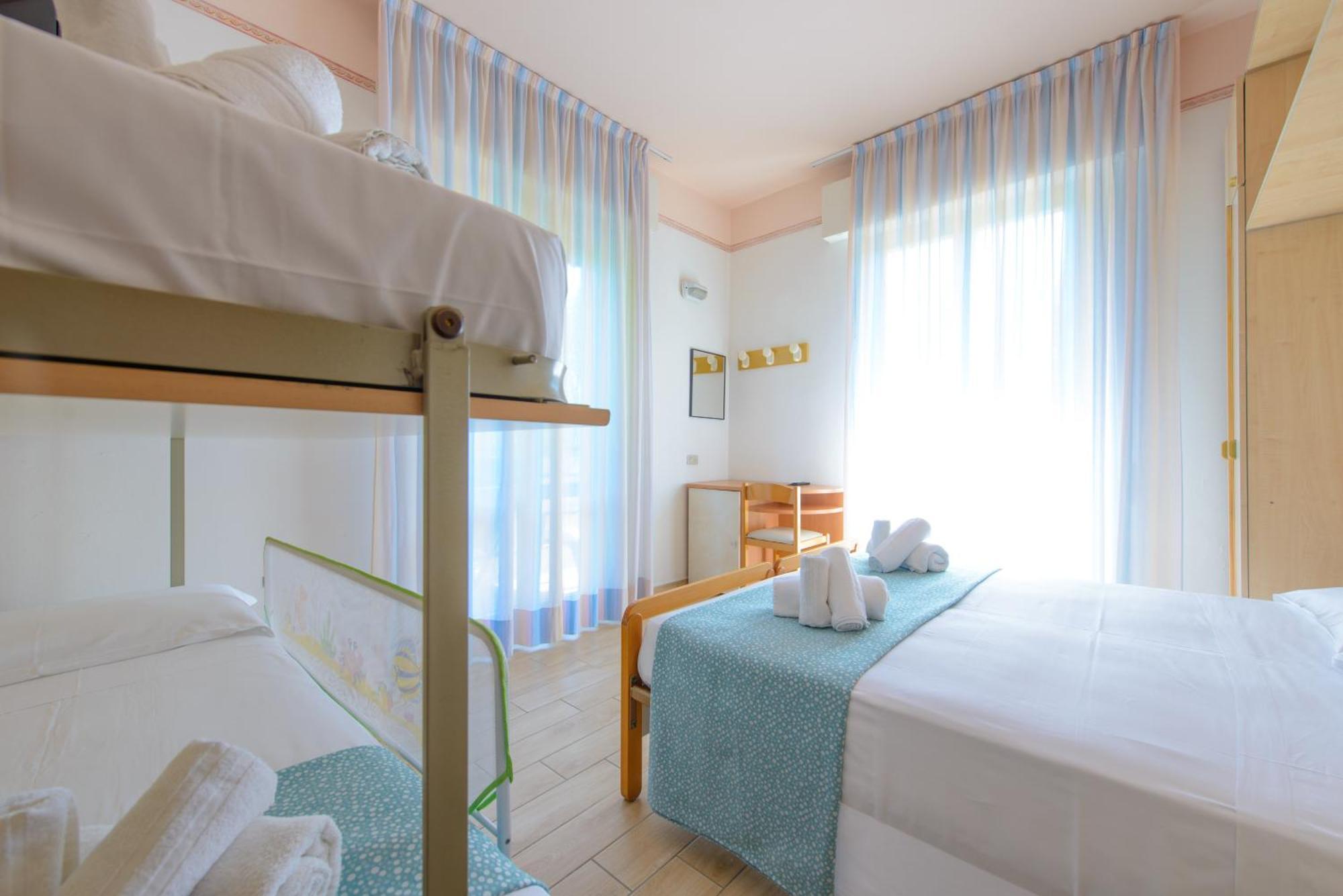 Hotel Colorado Rimini Exteriör bild